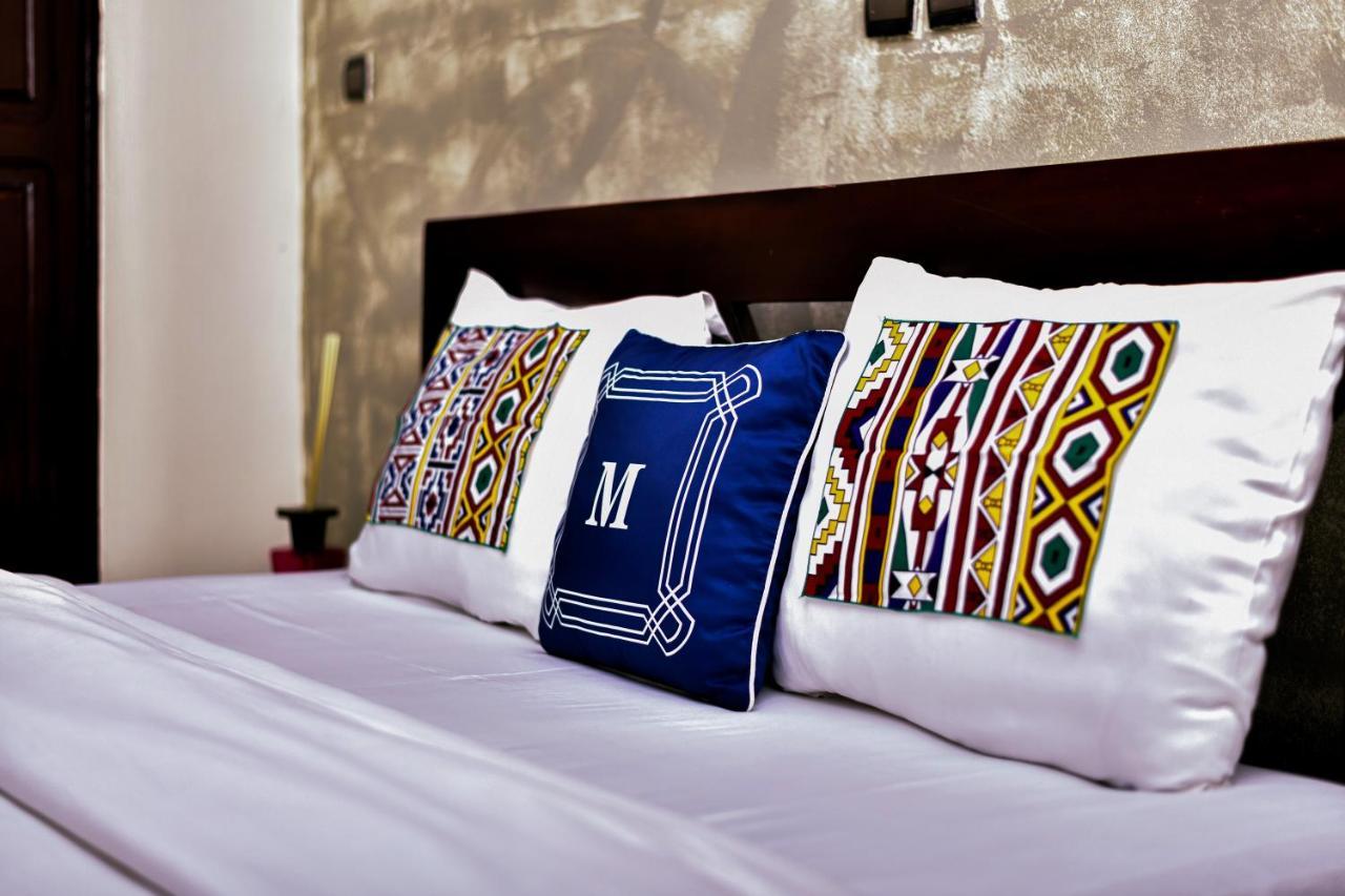 Hotel M'Rode Lome Exterior photo