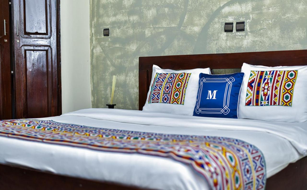 Hotel M'Rode Lome Exterior photo