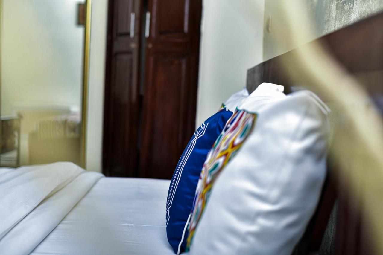 Hotel M'Rode Lome Exterior photo