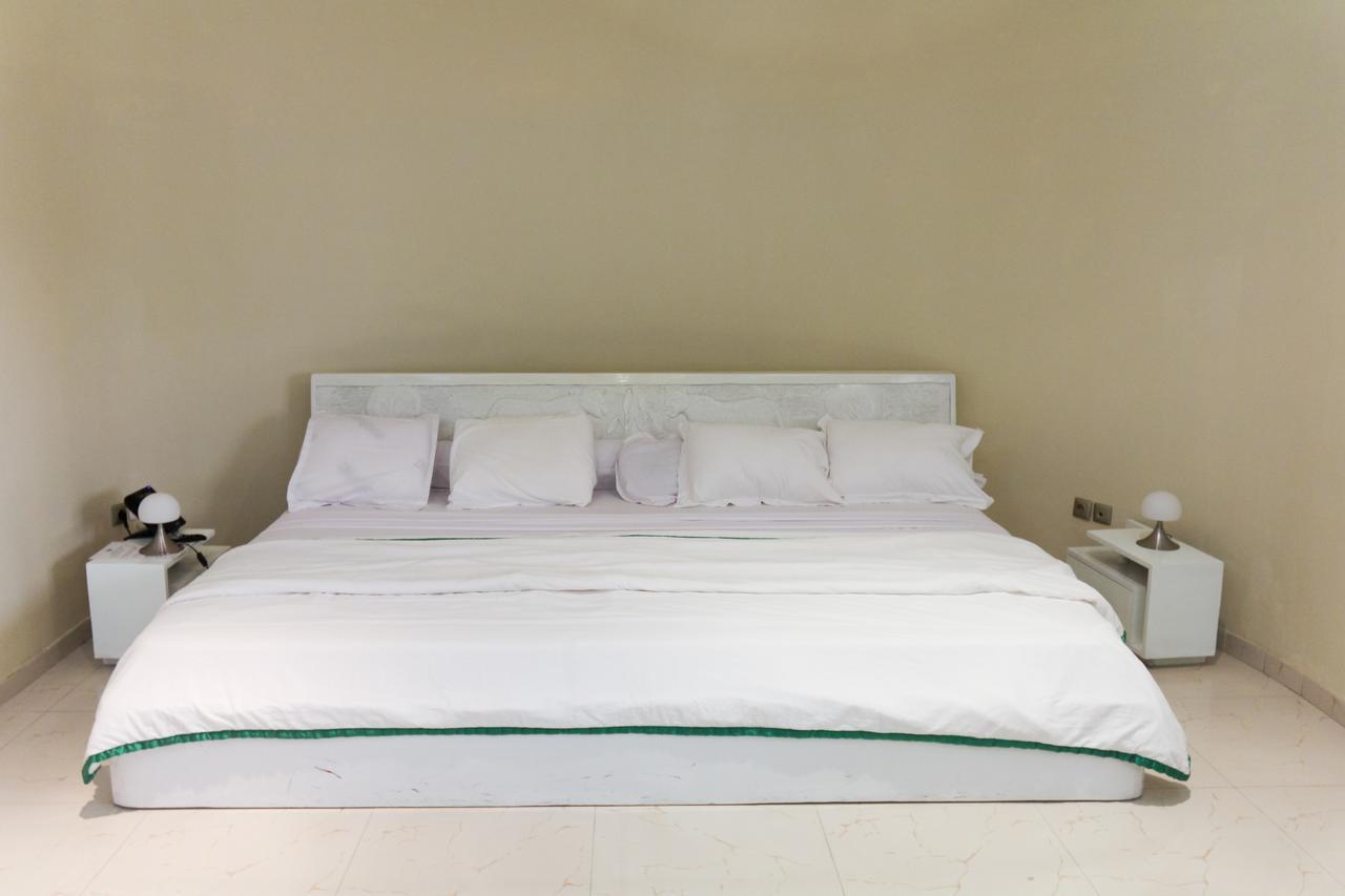 Hotel M'Rode Lome Exterior photo